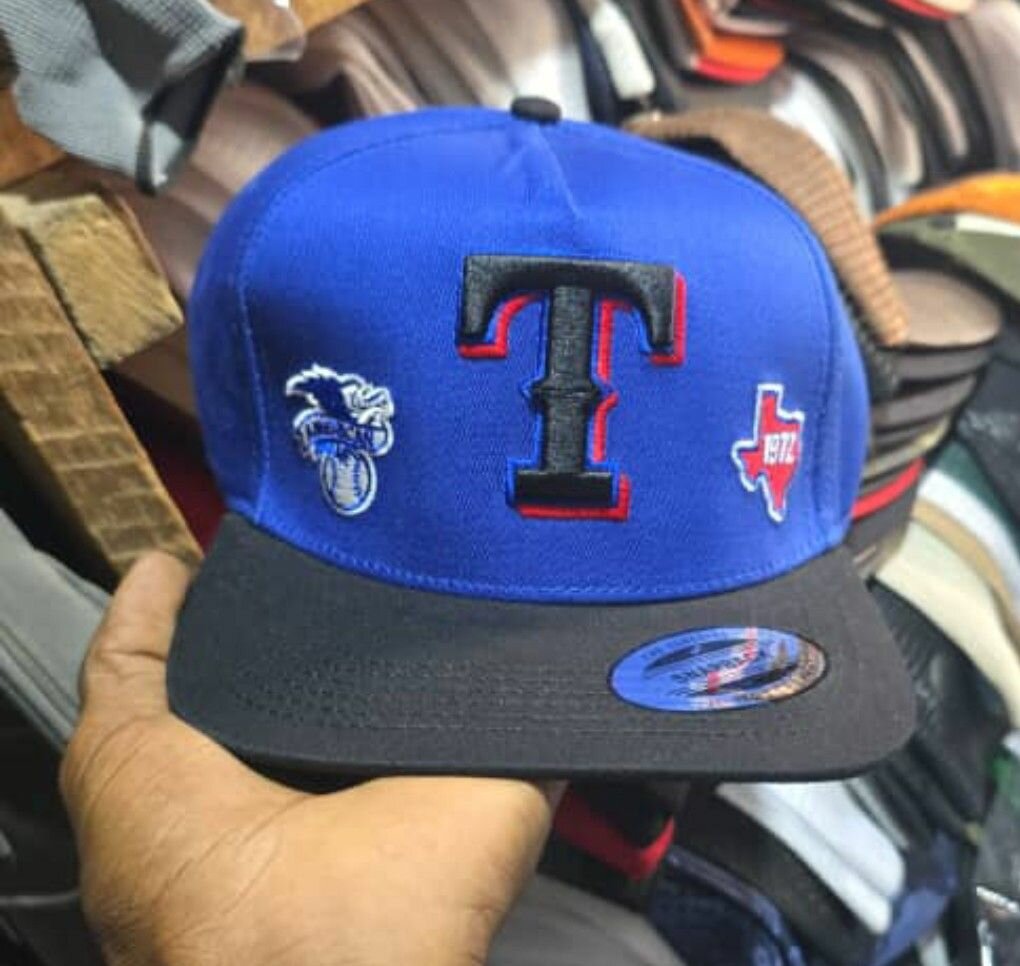 Casquette bleue "T" stylée