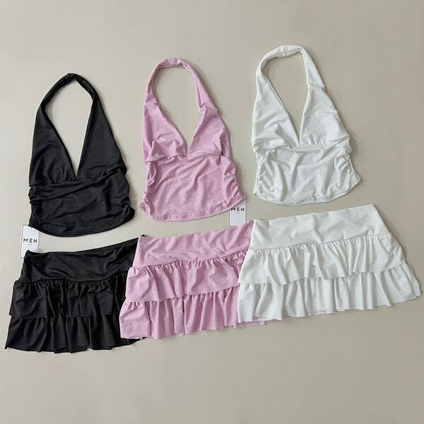 Set de Hauts Dos Nu et Jupes