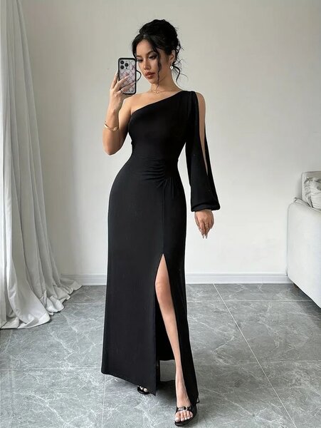 Robe Élégante Asymétrique