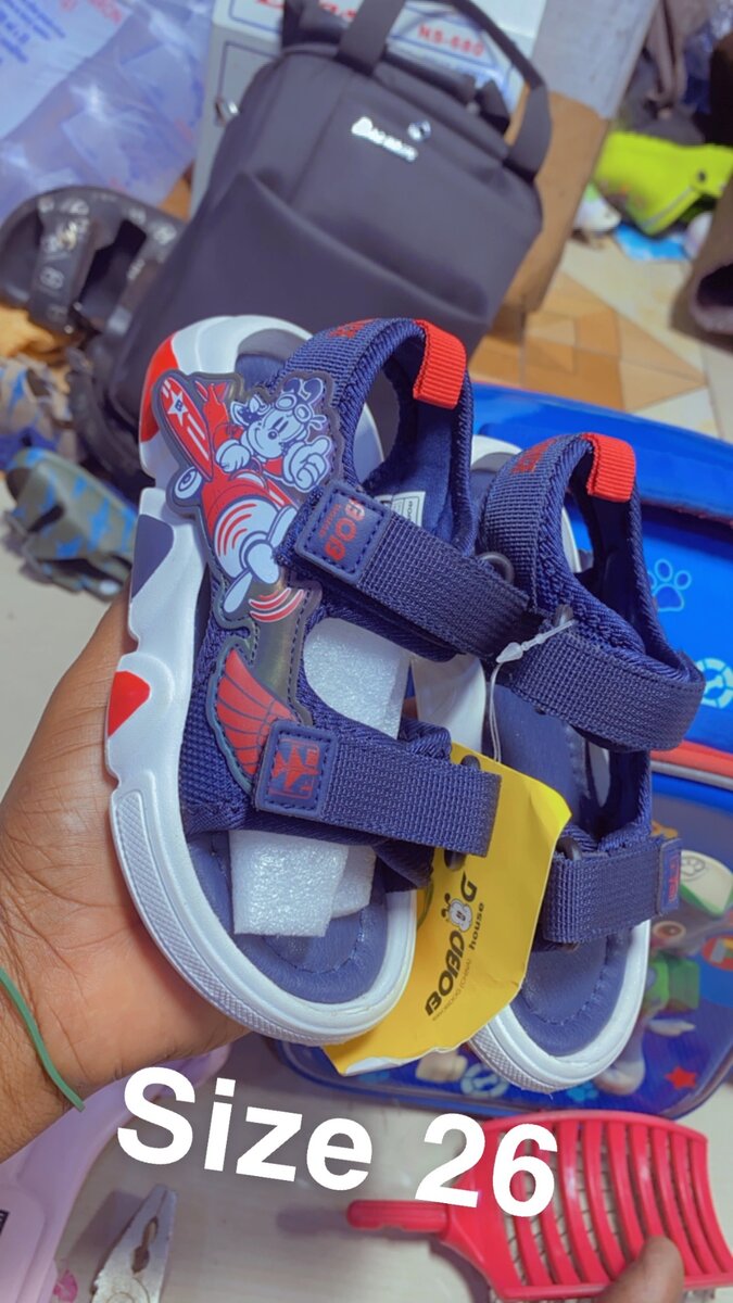 Kids fashionable shoes