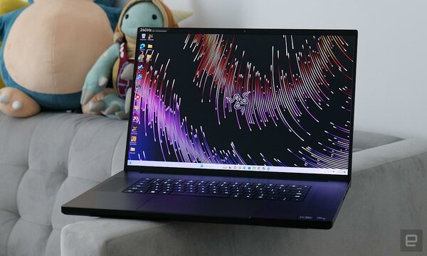 RAZER BLADE 18 (2024)