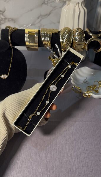 Bracelet doré élégant femme