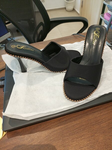 Sandales élégantes avec strass