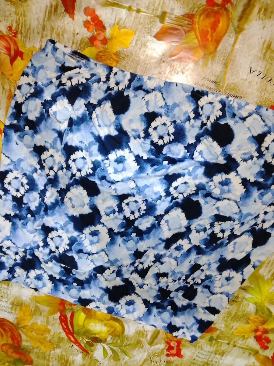 Jupe fleurie bleue élégante