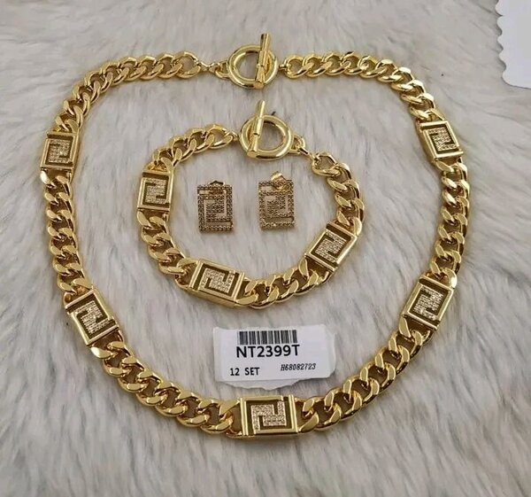 Parure de bijoux en plaqué or