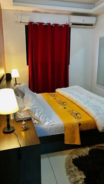 : Abidjan, Cocody Angré/Nouveau Chu (Restaurant MANOIR)