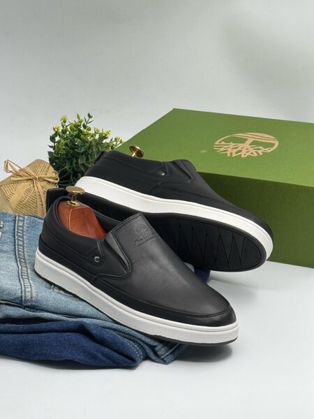 TIMBERLAND BLACK AND WHITE