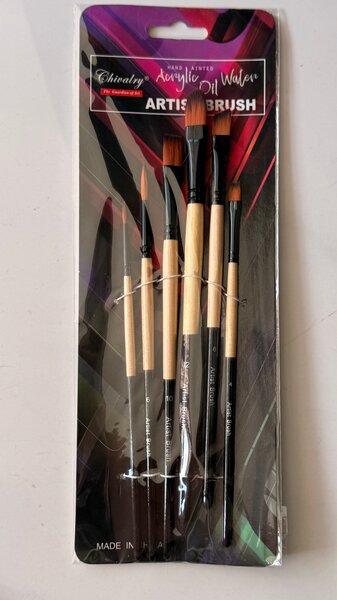 Pinceaux d'artiste en bois