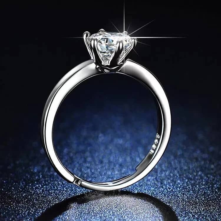 Elegant Solitaire Engagement Ring