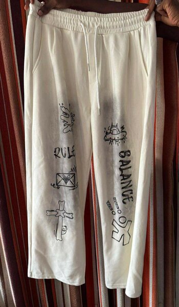 Jogging blanc à motifs tendance