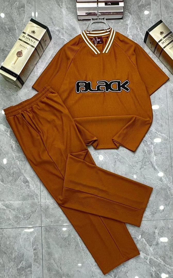 Ensemble de survêtement stylé