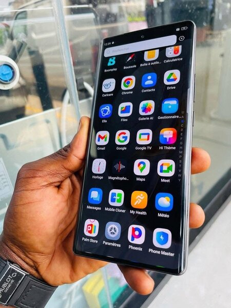 Smartphone Android Moderne 6.8"