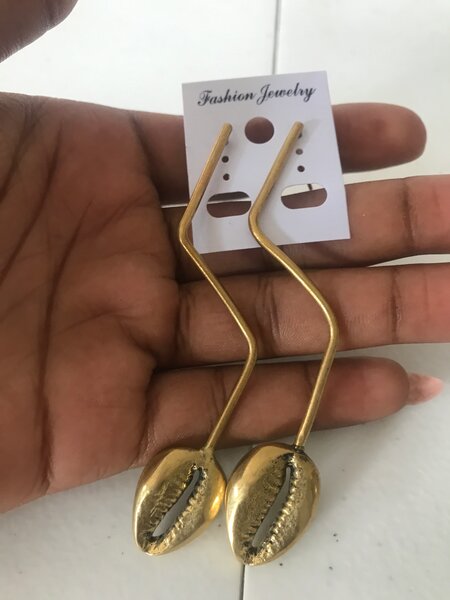 Boucles d'oreilles dorées coquillage