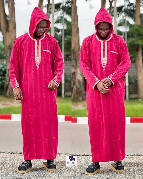 Tunique africaine rouge avec capuche