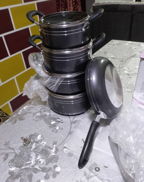 Batterie de cuisine antiadhésive