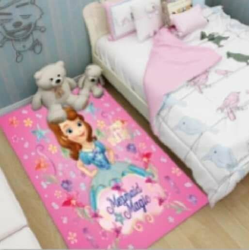 Tapis motif héros de dessins animés