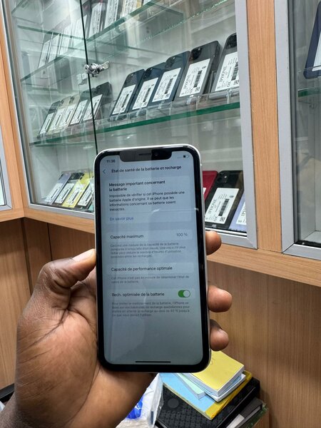 Xr 64Go sans id  Dos fissuré