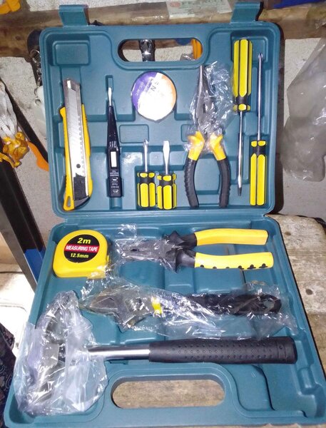 Boîte à outils complète avec outils