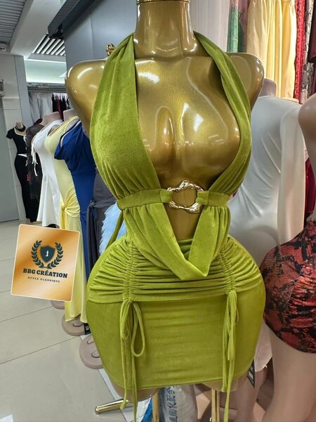 Robe moulante verte élégante