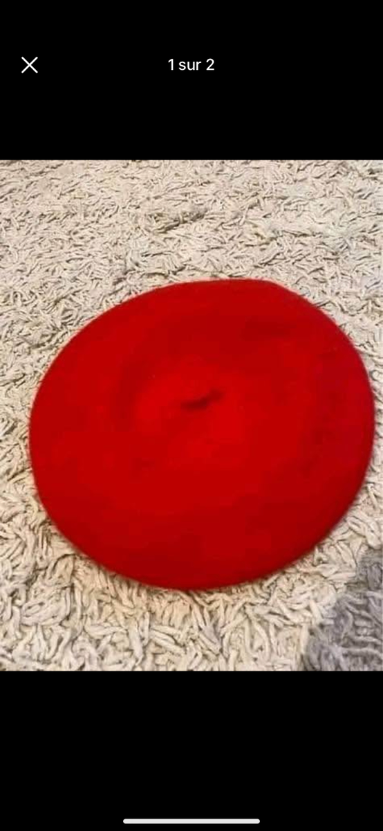 Béret élégant rouge vif