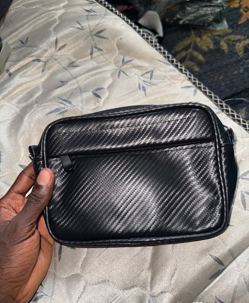 Sac noir carbone en cuir