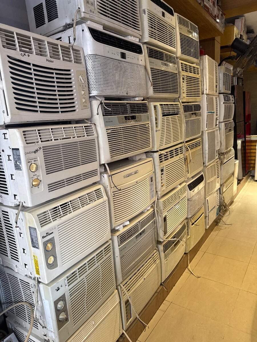 Japanese ac puna ton or half ton available just like a new