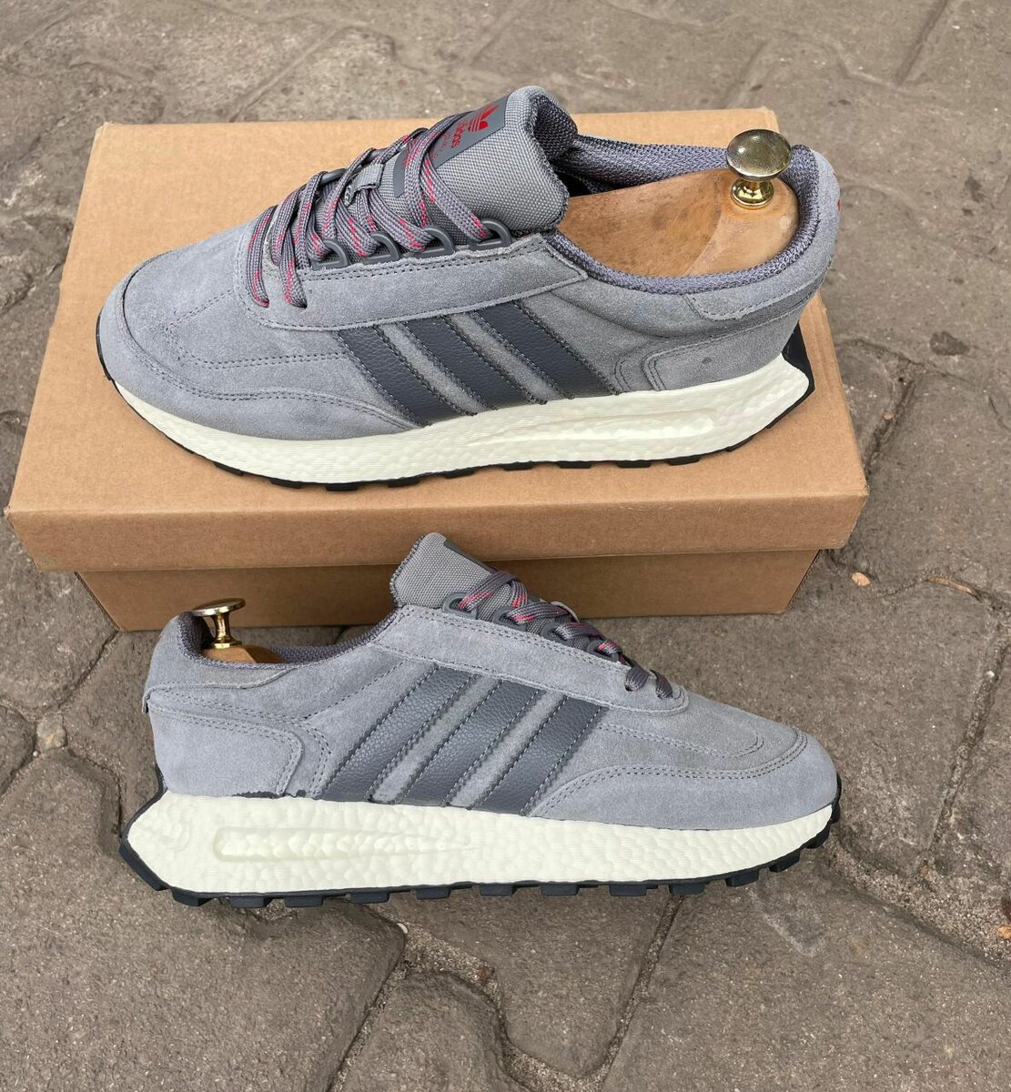 Baskets ADIDAS grises élégante