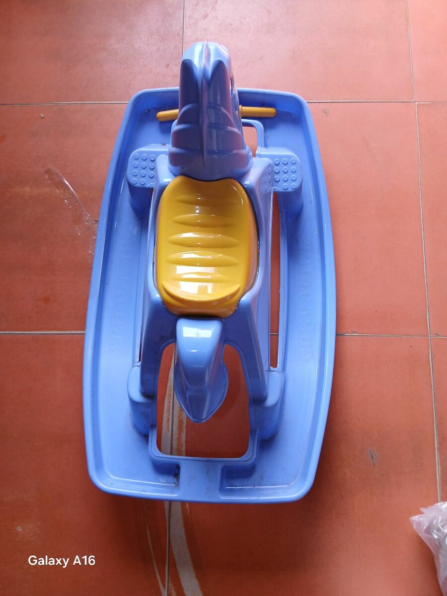 Cheval à bascule en plastique