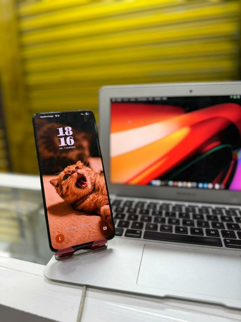 Samsung Galaxy S21 plus 128/8