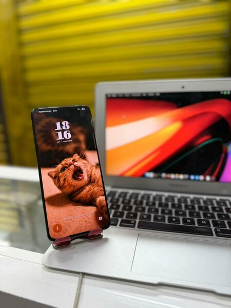 Samsung Galaxy S21 plus 128/8