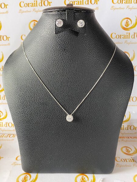 Ensemble femme serti de pierres naturelles