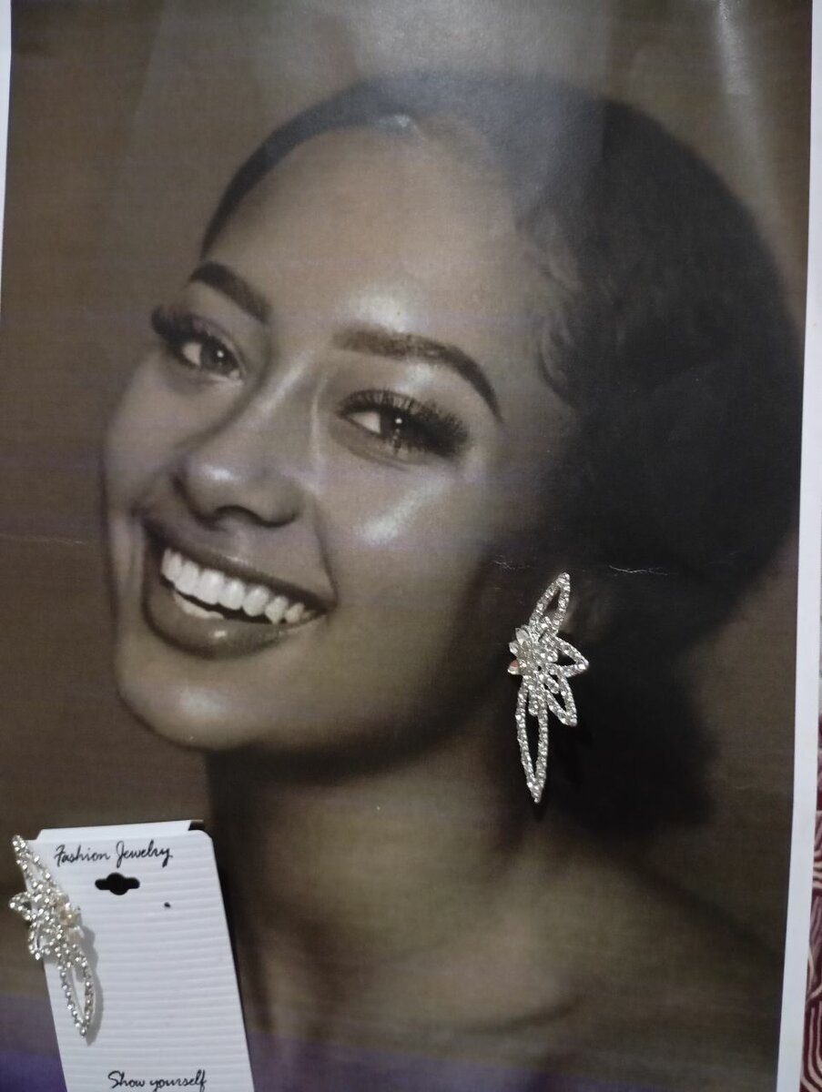 Boucles d'oreilles dorées élégantes