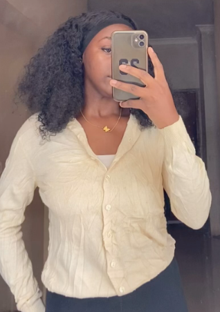 Short knitted Sweater with buttons in beige size: M