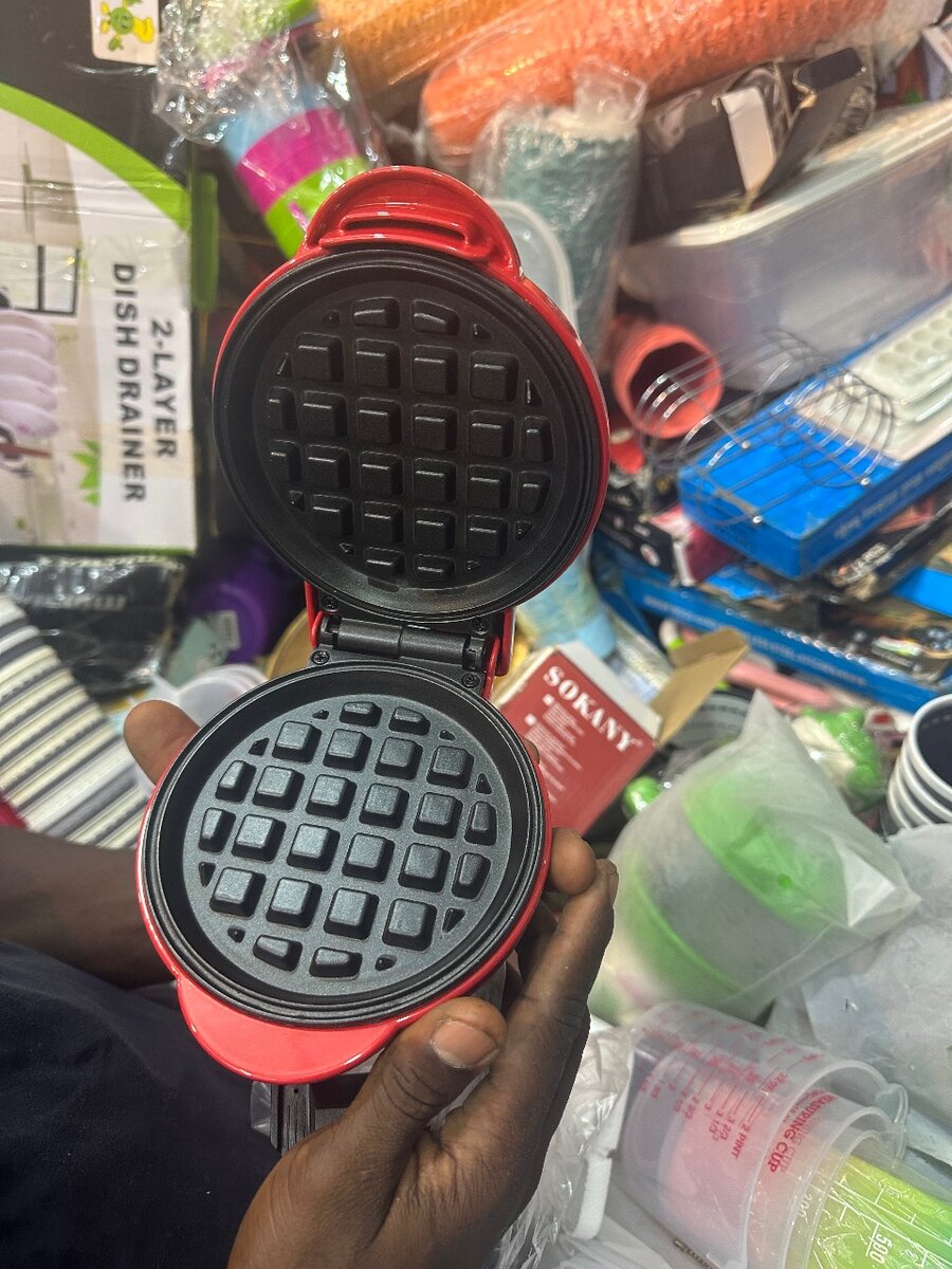 Mini waffle maker