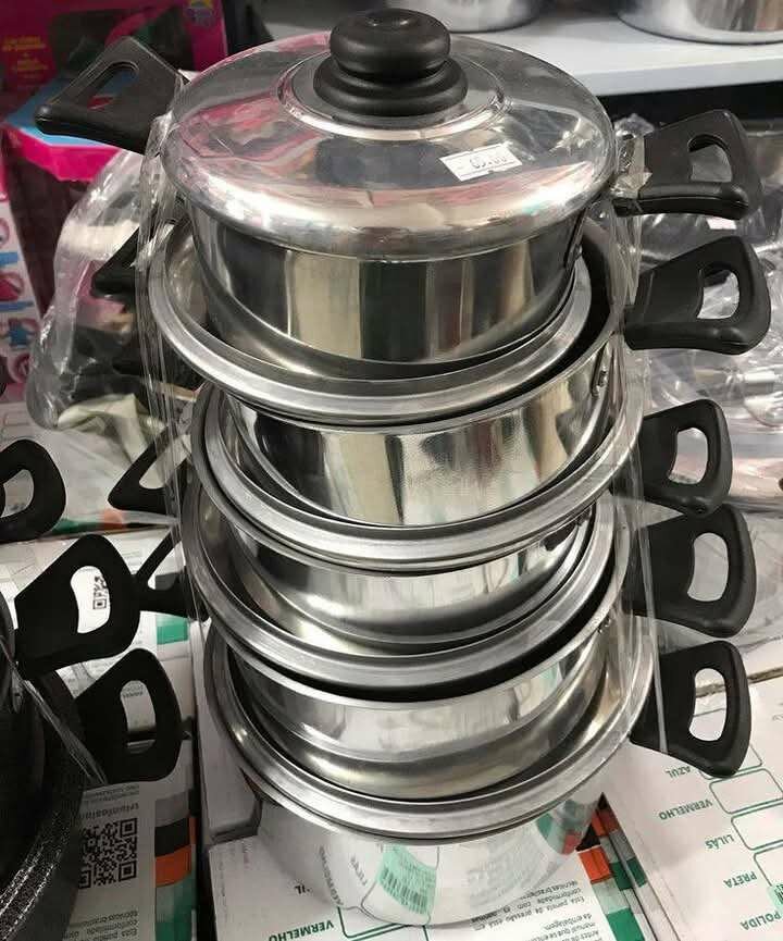 Casseroles en aluminium empilables