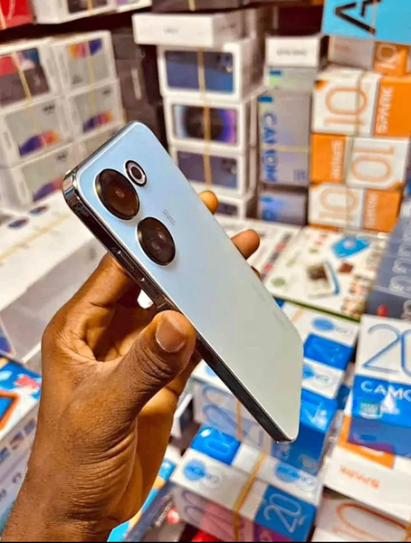 Smartphone techno Camon 20 pro