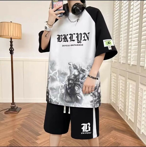 T-shirt et short streetwear casual