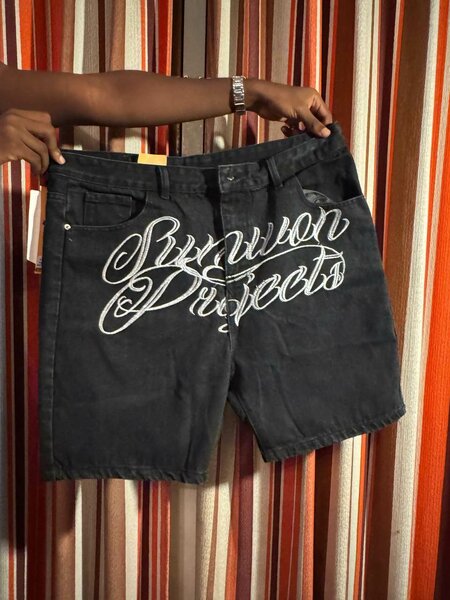 Shorts en jean noir tendance
