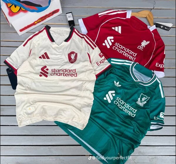 Maillots de football Liverpool