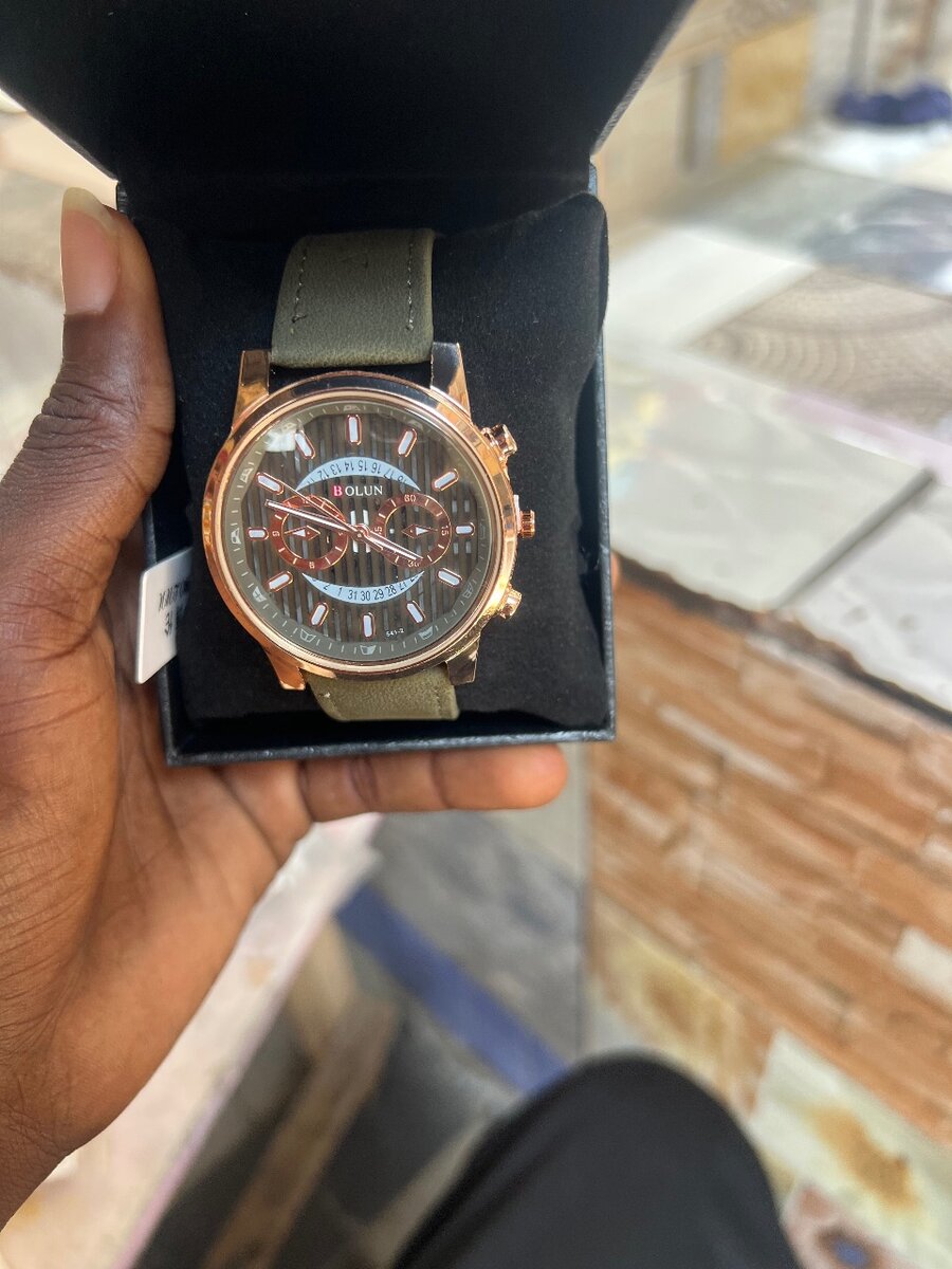 Montre Homme Élégante Dorée