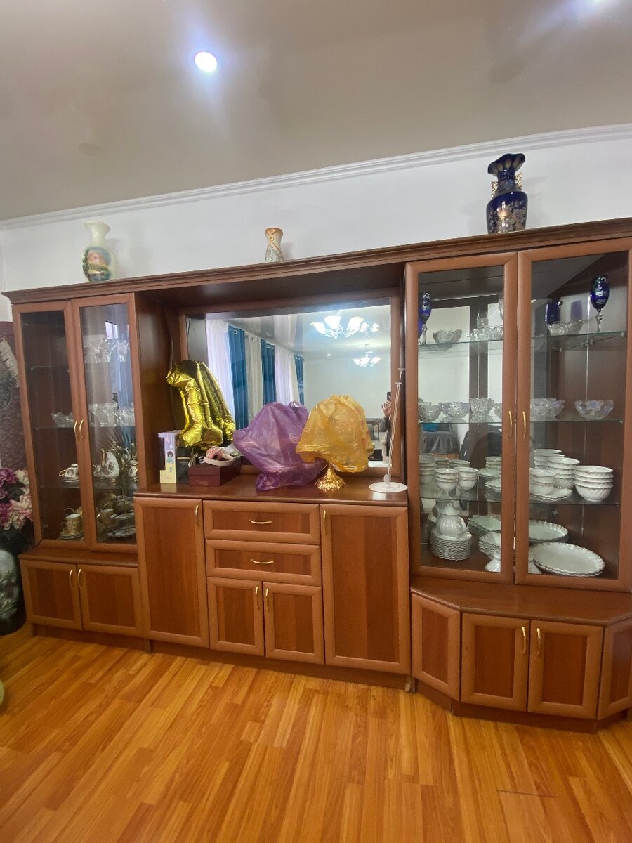 Срочно продаю стенку состояние идеально за 12500тыс