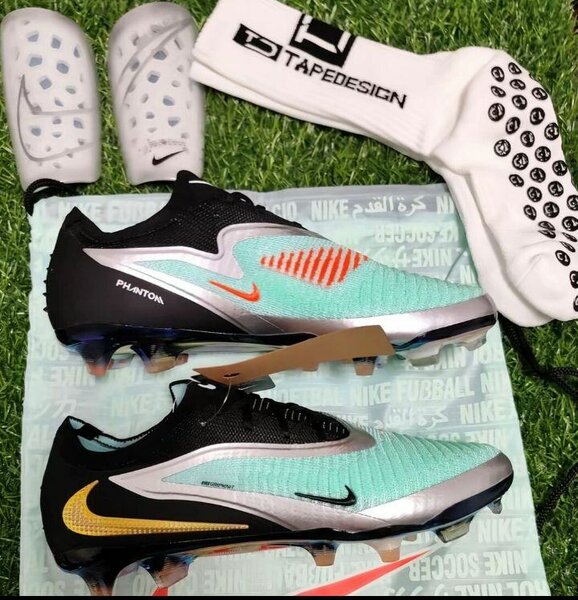 Chaussures de football Nike Phantom