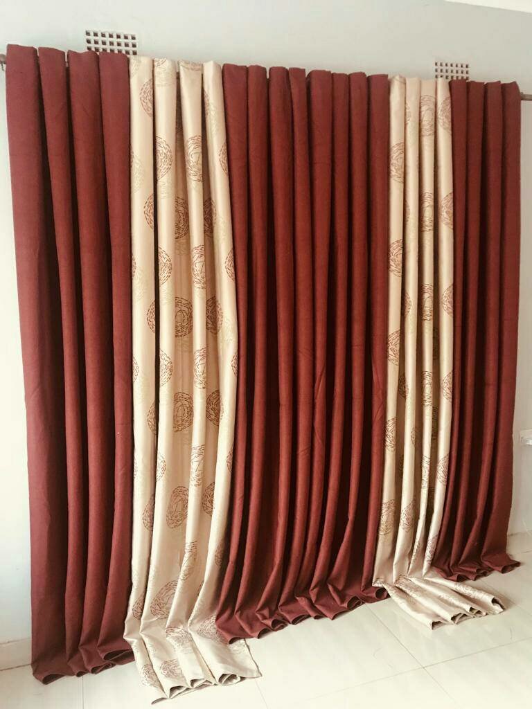 2 drops of curtains red and beige