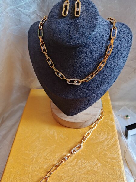 Ensemble Collier et Boucles d'Oreilles Élégant