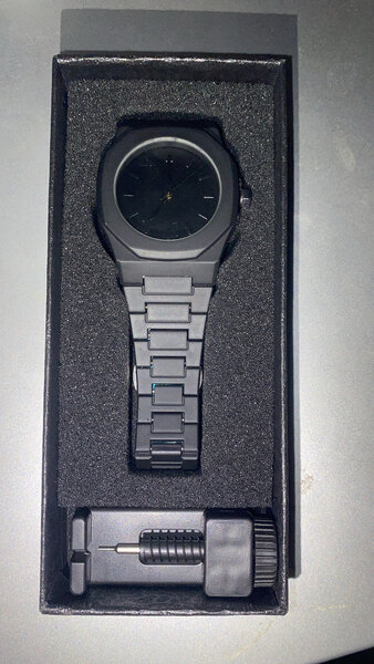 Montre élégante en acier inoxydable