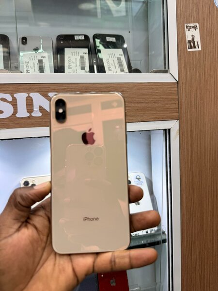 Xs Max 64Go tout passe propre