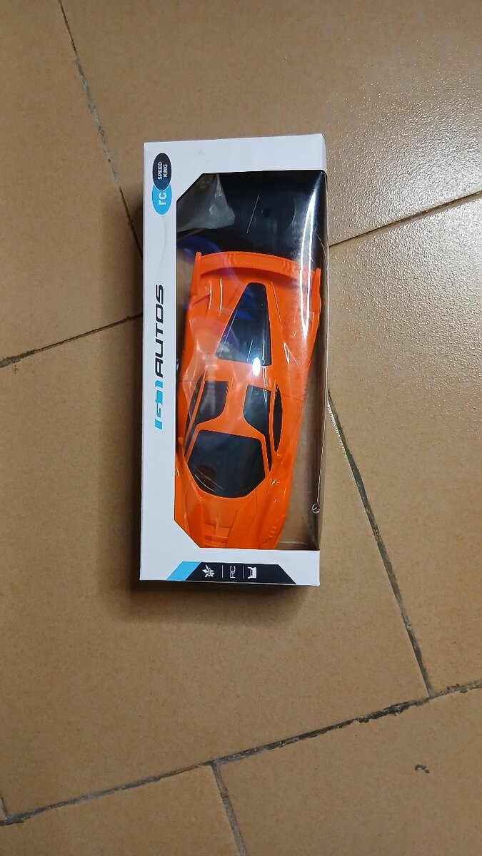 Voiture télécommandée sportive