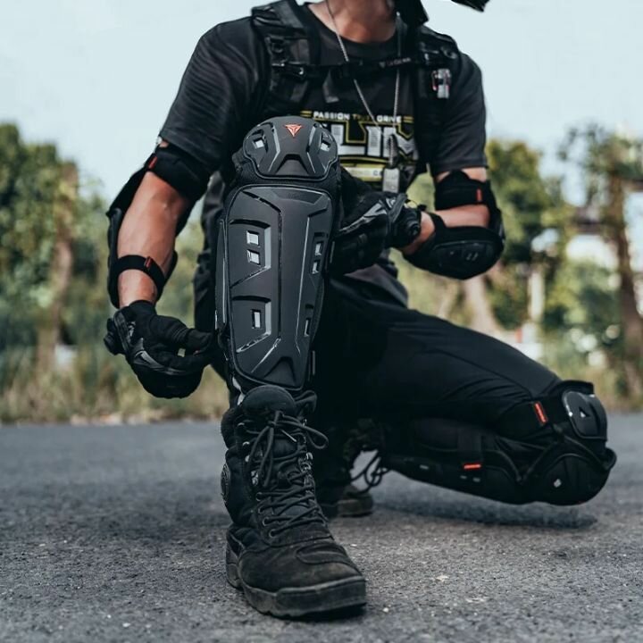 Genouillères et coudières moto