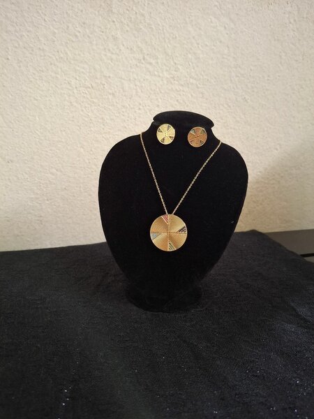 Parure élégante en or