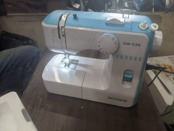 Machine à coudre SW-535